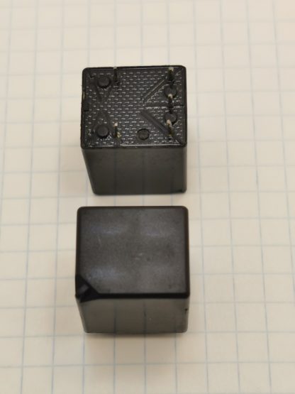Реле 12V V23072-C1056-X122 =V23072-C1061-A402 автомобильное (поворотники)